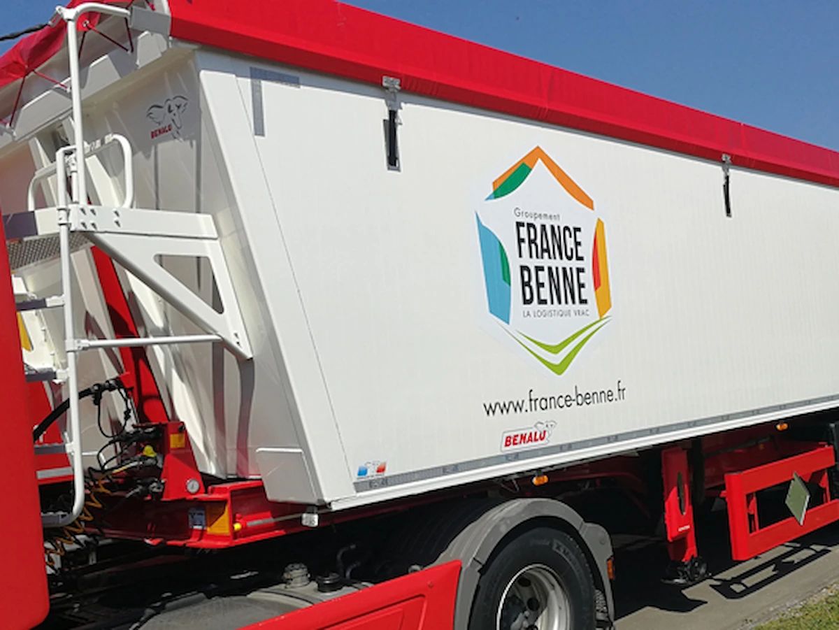 Transports Petit Transport Routier De Produits Conditionnes A Barbezieux Saint Hilaire Benne Cerealiere 2 Transports Petit Transport Routier De Produits Conditionnes A Barbezieux Saint Hilaire Benne Cerealiere 2